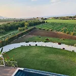 וילה Eva Luxury לאצ'י