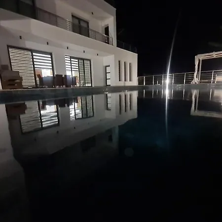 ヴィラ Eva Luxury *