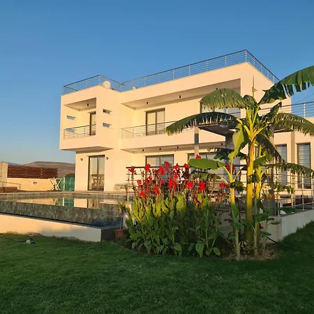 Eva Luxury לאצ'י