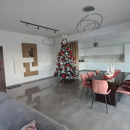 וילה Eva Luxury לאצ'י