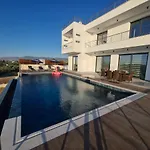 Eva Luxury Villa